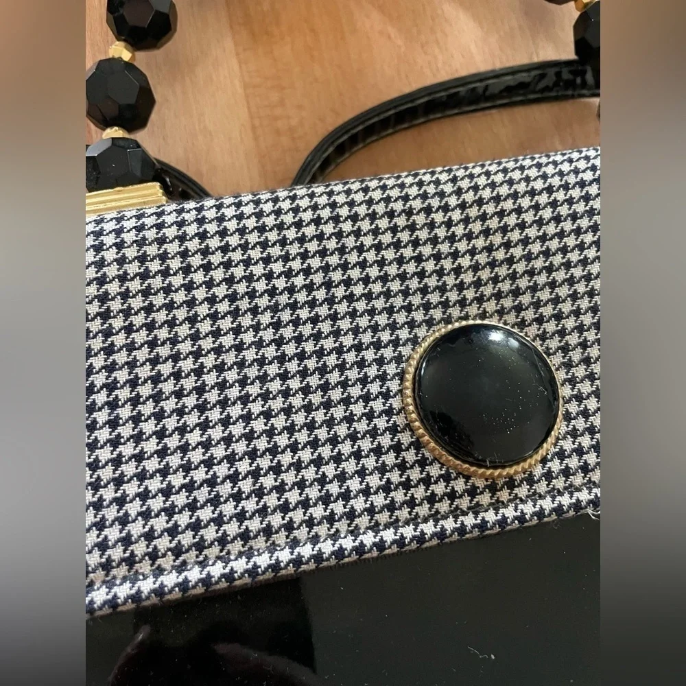EUC Vintage shoulder bag houndstooth print with beaded handle